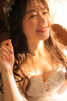 女生泳衣遮肚子